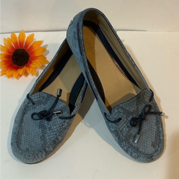 Michael Kors Blue Leather croc embossed Loafers flats Size 7.5 - Picture 1 of 7